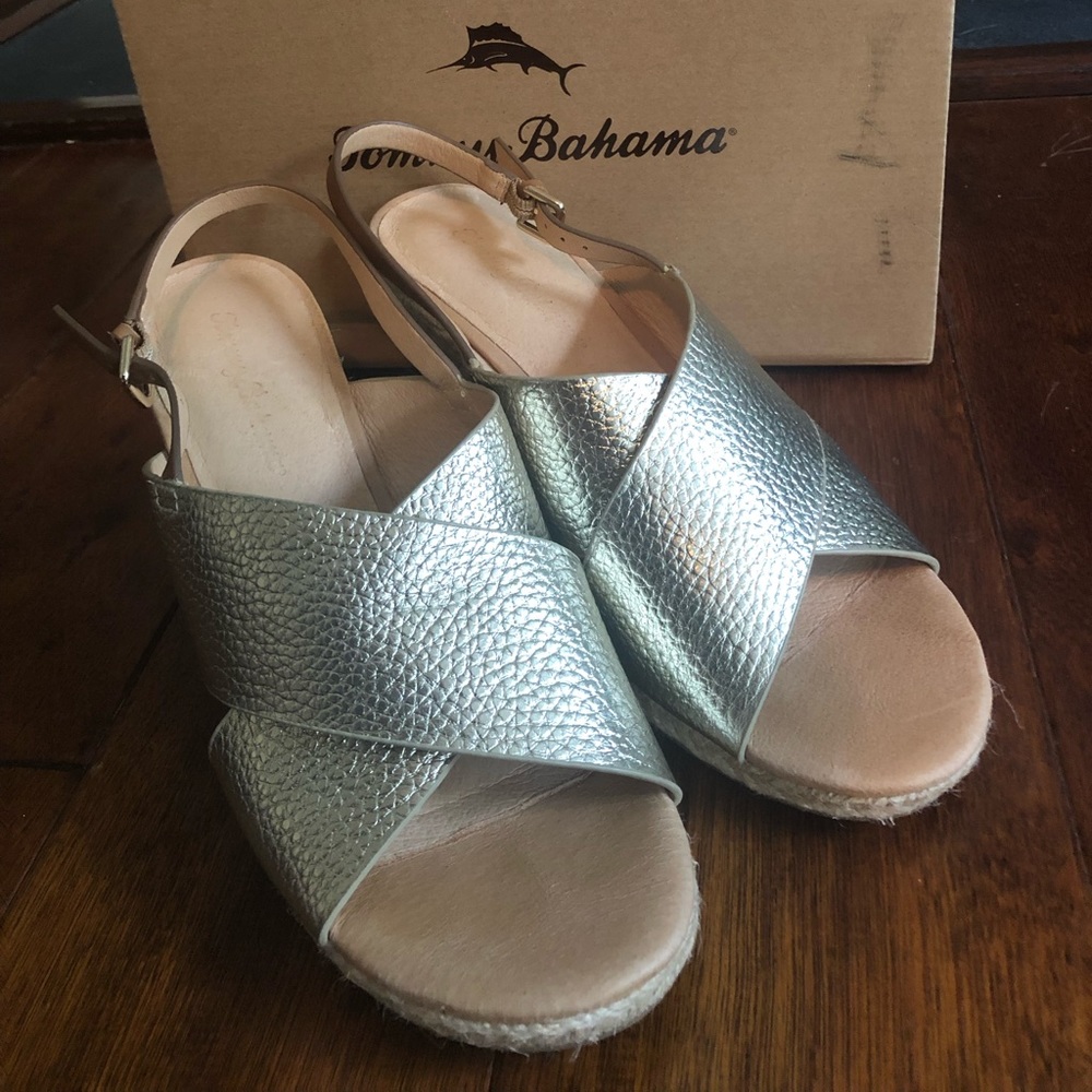Tommy Bahama sz 8.5 Jadyn Light Gold Wedge Sandals